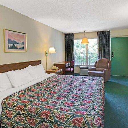 Days Inn By Wyndham Jellico - Tennessee State Line Bagian luar foto