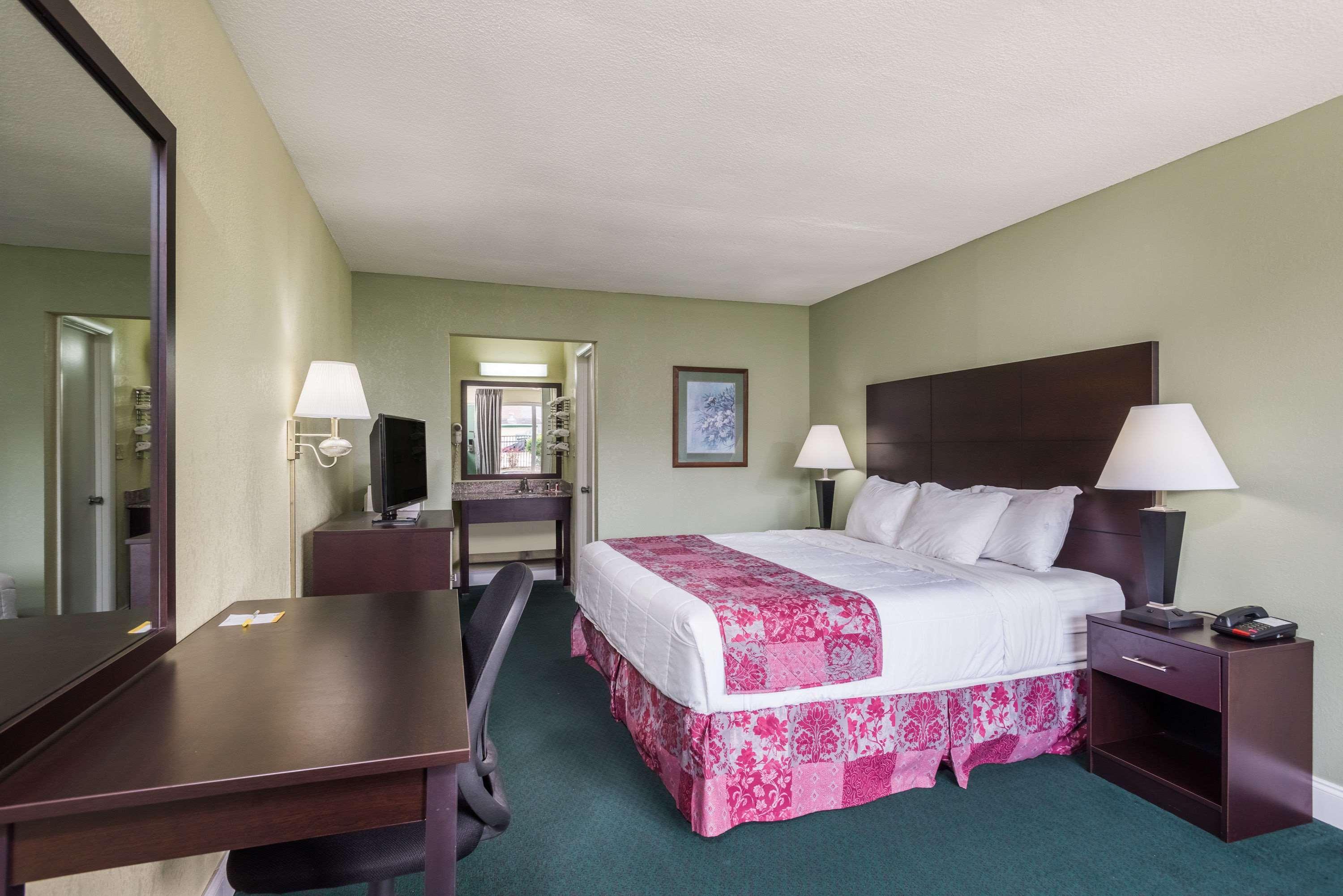 Days Inn By Wyndham Jellico - Tennessee State Line Bagian luar foto
