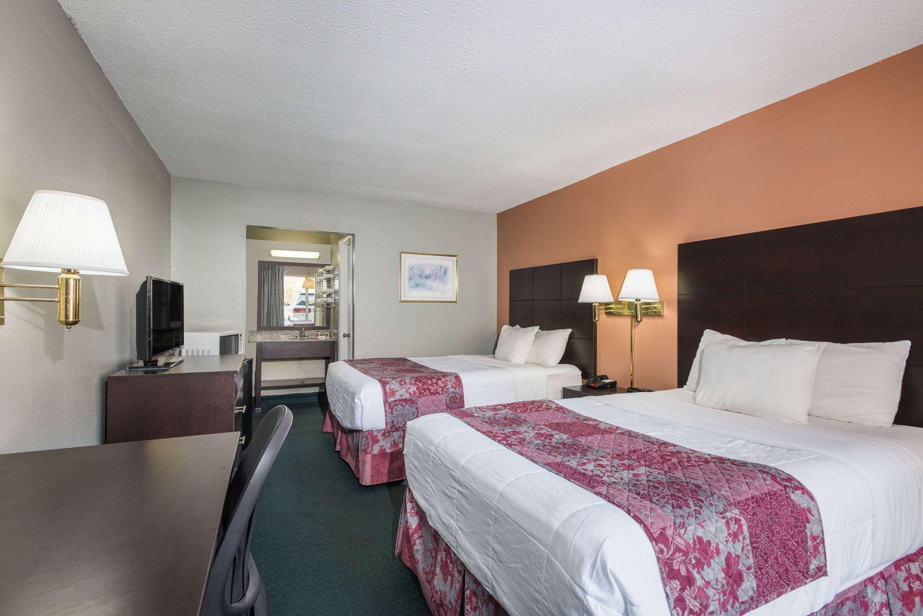 Days Inn By Wyndham Jellico - Tennessee State Line Bagian luar foto