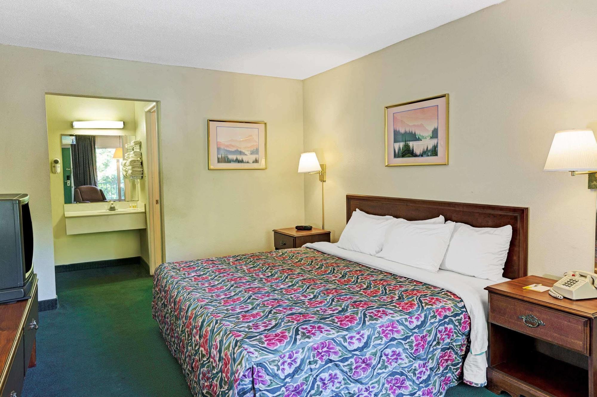 Days Inn By Wyndham Jellico - Tennessee State Line Bagian luar foto